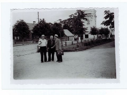 Prienų Laisvės aikštė 1953-1954 m. Prienų miesto gyventojo J. Vyšniausko asmeninio archyvo