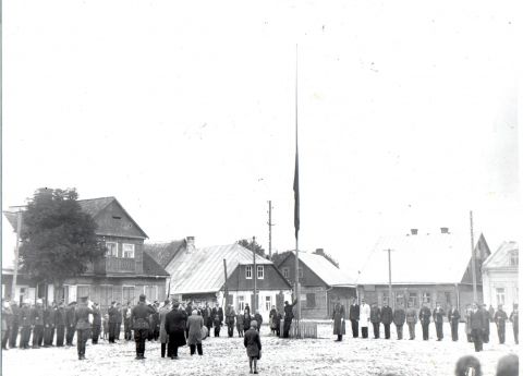 Prienų miesto aikštė (1932) Nuotrauka saugoma Prienų krašto muziejuje